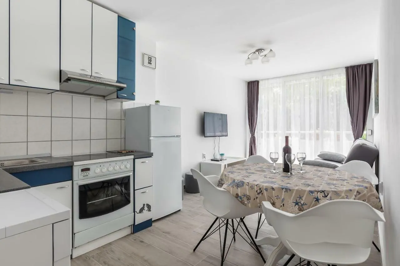 Ema Apartment Split