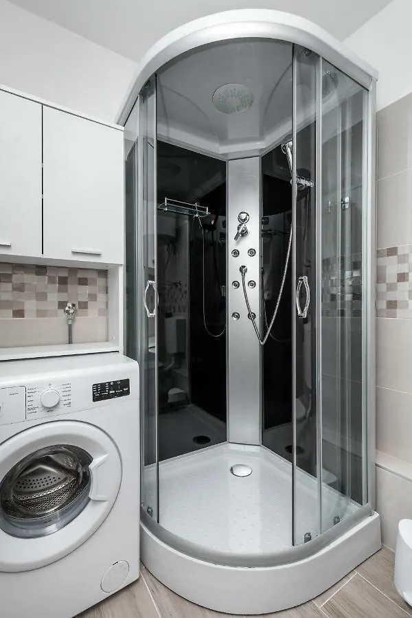 Ema Apartment Split